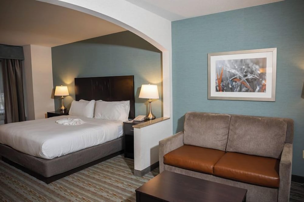 Wyndham Garden Erie 12/35