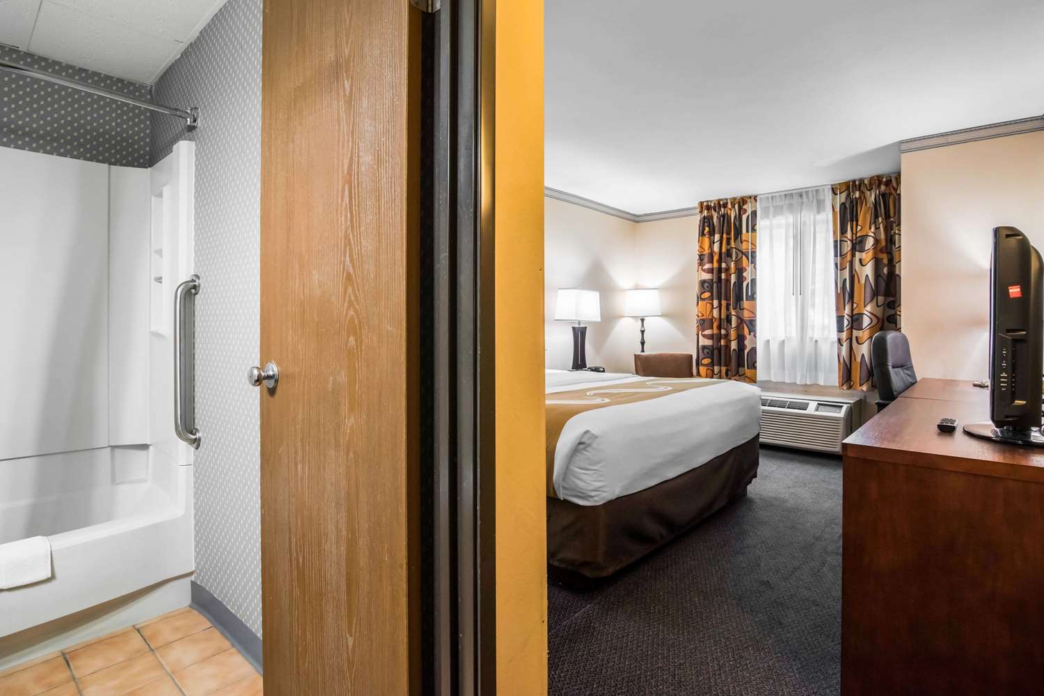 Quality Inn Cortland - University Area 18/18