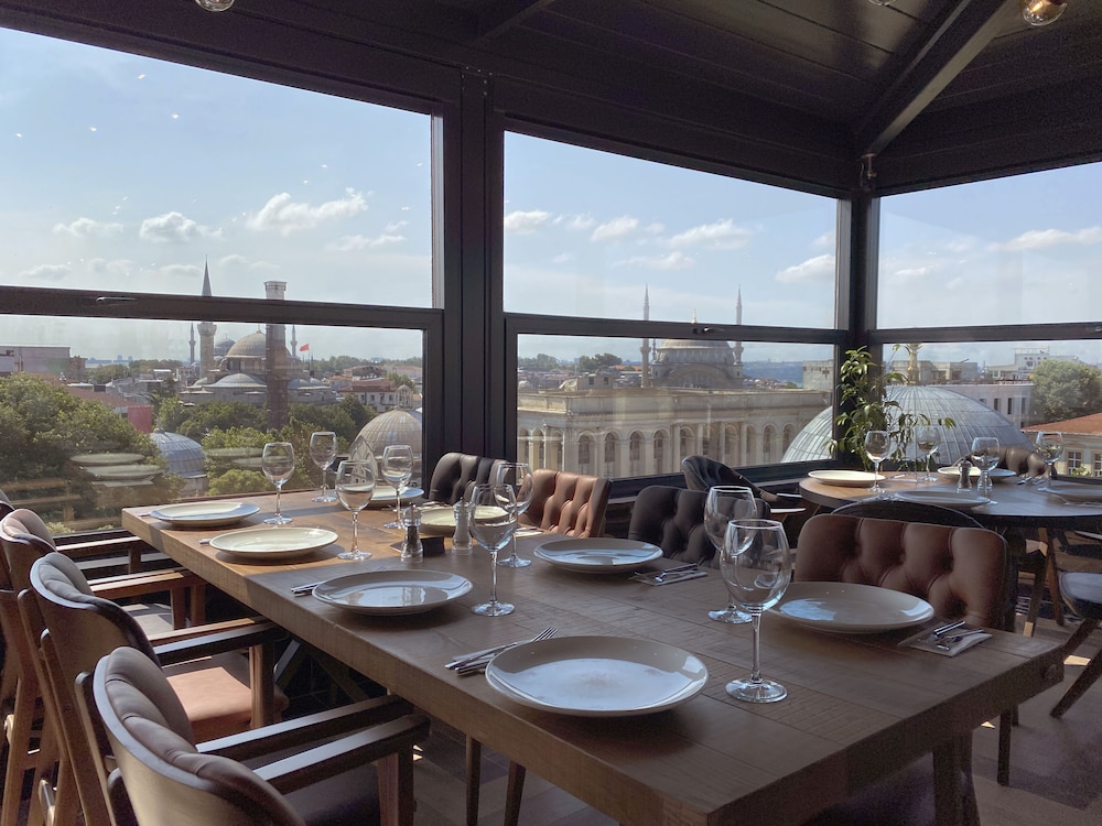 AHC Ayasofya Hotel (Special Class) 46/60