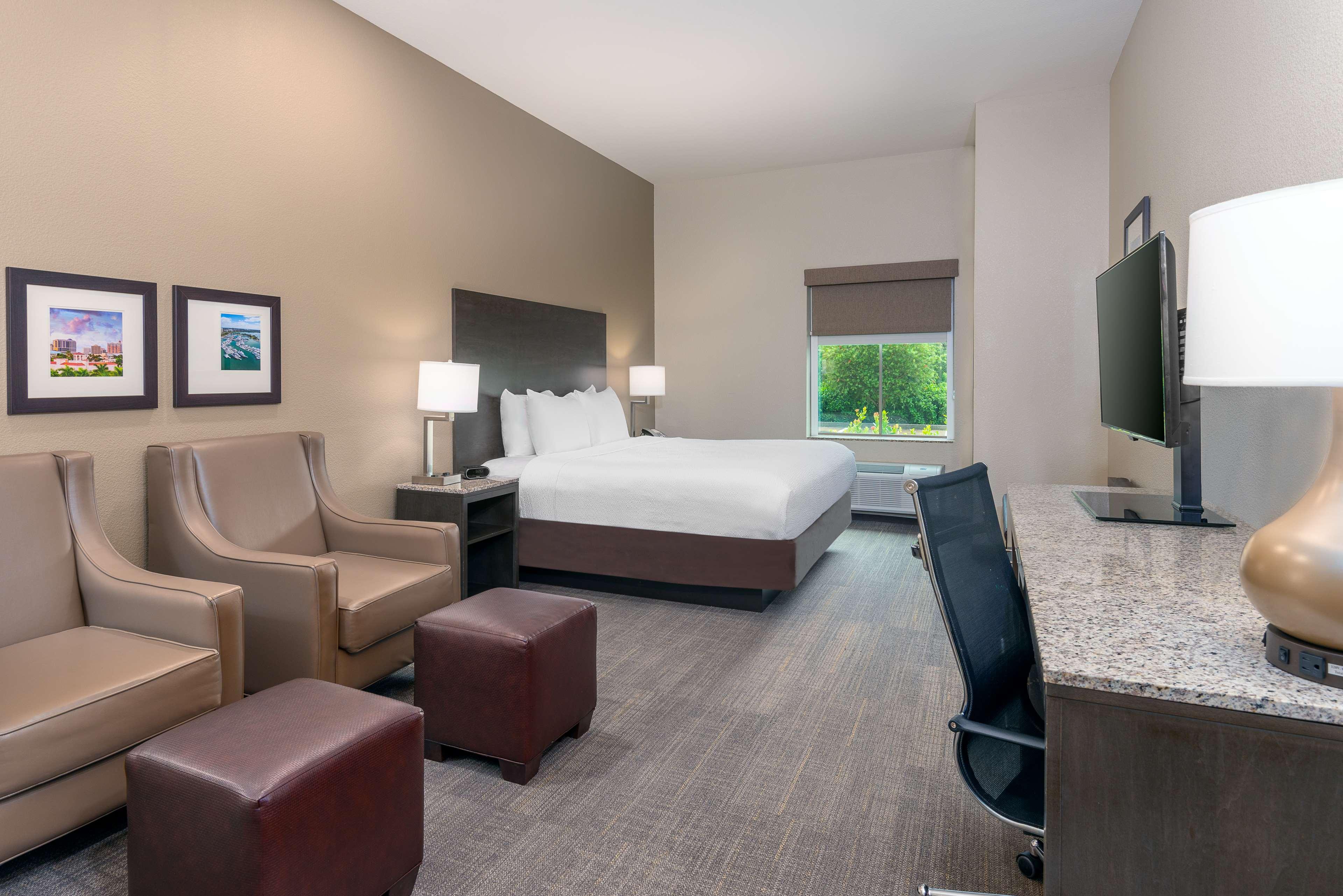 غرفة رباعية لذوي الإعاقة، Coral Pointe Sarasota, an Ascend Collection Hotel 3/4