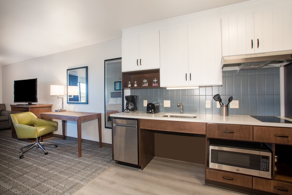 Staybridge Suites Sioux Falls Southwest 36/43