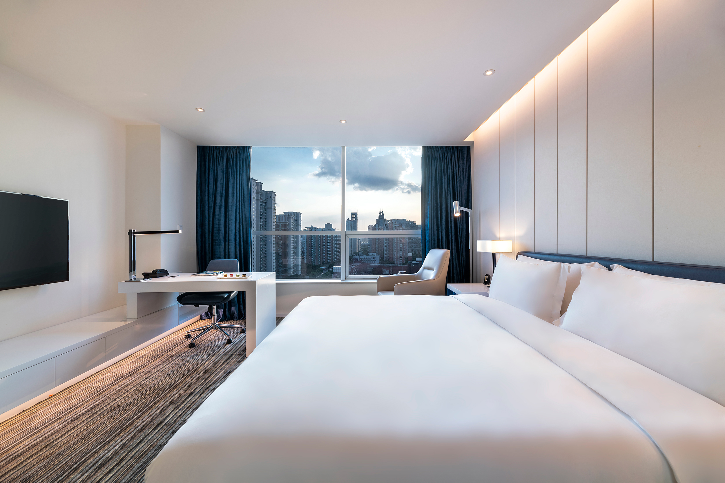 Superior King Room