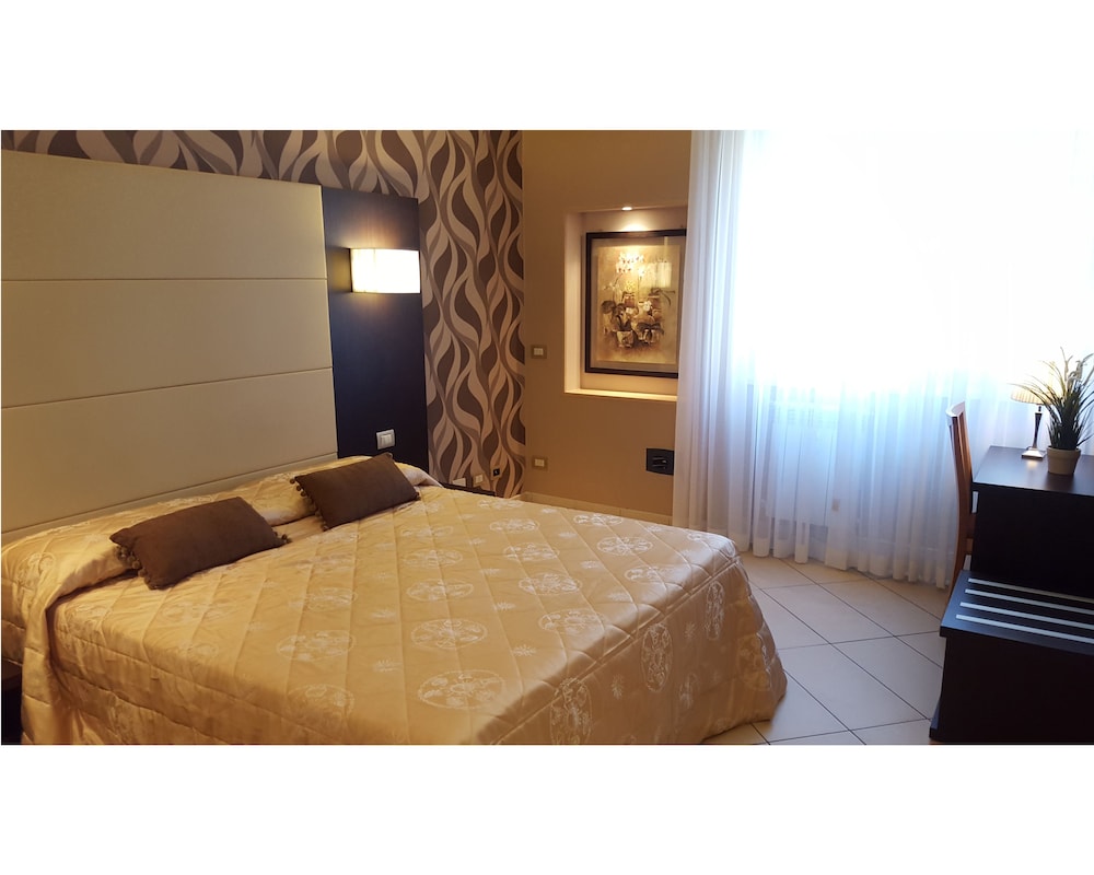CLASSIC, DOUBLE OR TWIN BED