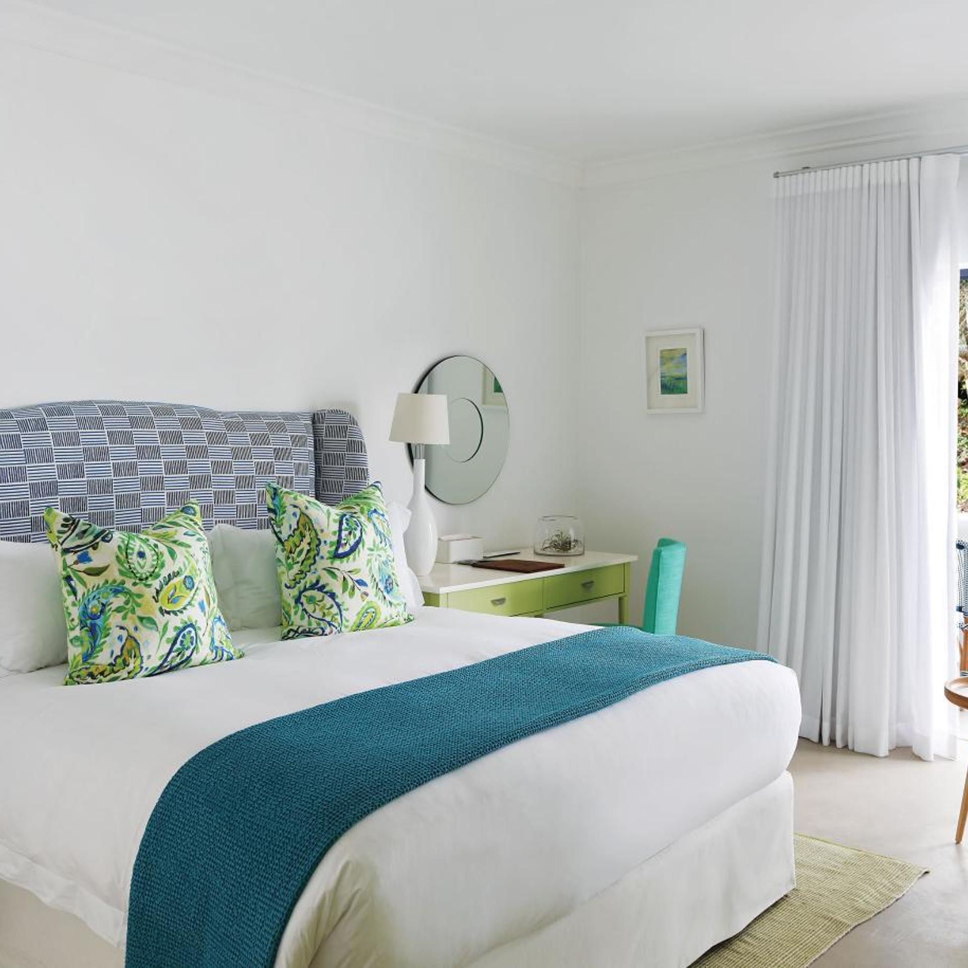 Room, King Bed, Pool View