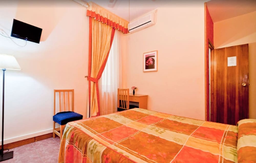Hostal Oporto 10/31