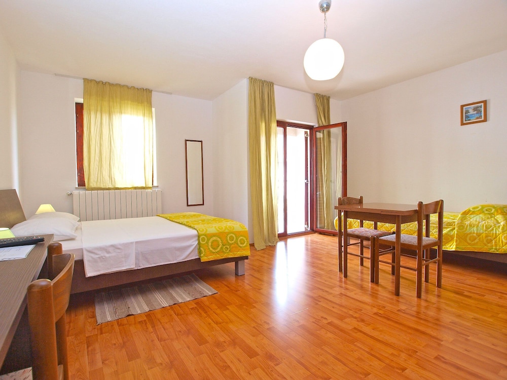 Apartments Ivica 1452 10/37