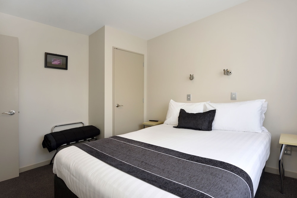 1 Bedroom, Spa, Studio, 1 Queen and 1 Single Bed
