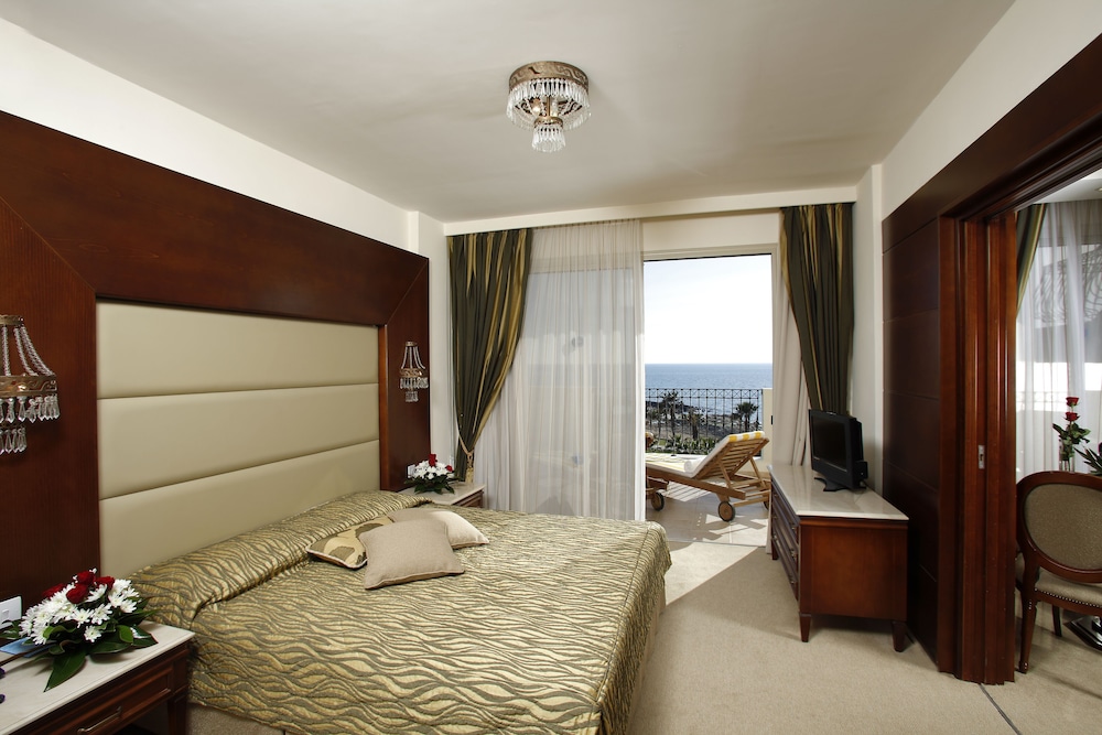 Aquamare Beach Hotel & Spa 23/61