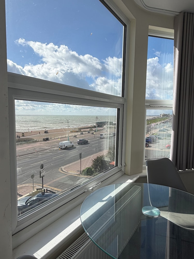BRIGHTON HOTEL(FORMERLY BEST WESTERN BRIGHTON) 21/45