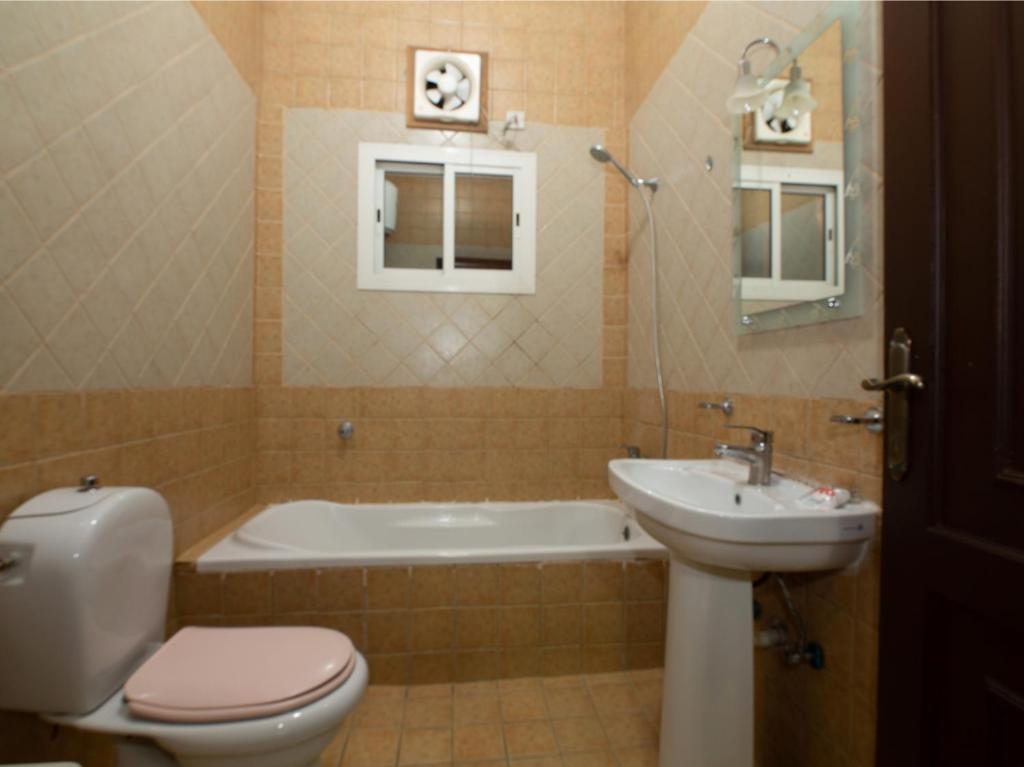 هابي بيتش البساتين(Shati Albasateen Serviced Apartments) 21/25