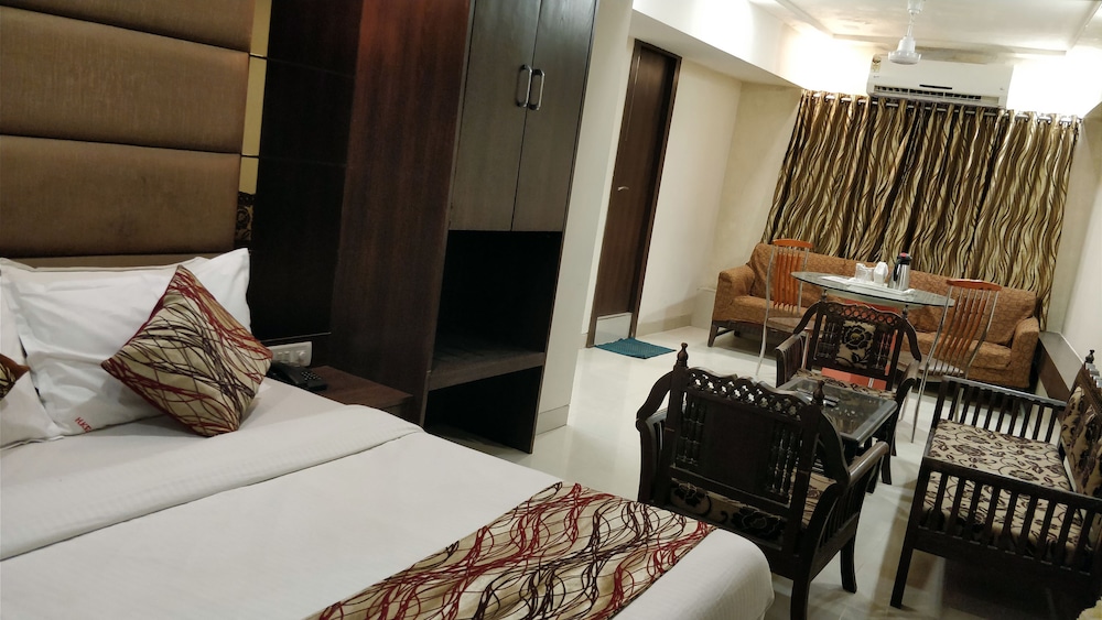 Kamran Residency 23/50