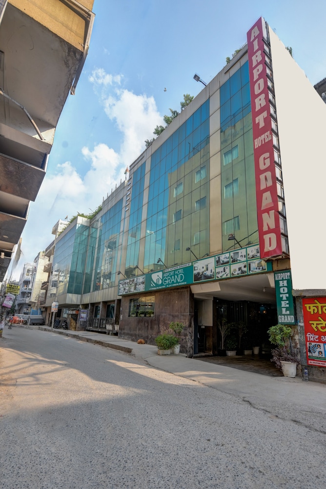 Airport Hotel Grand Delhi 5/52