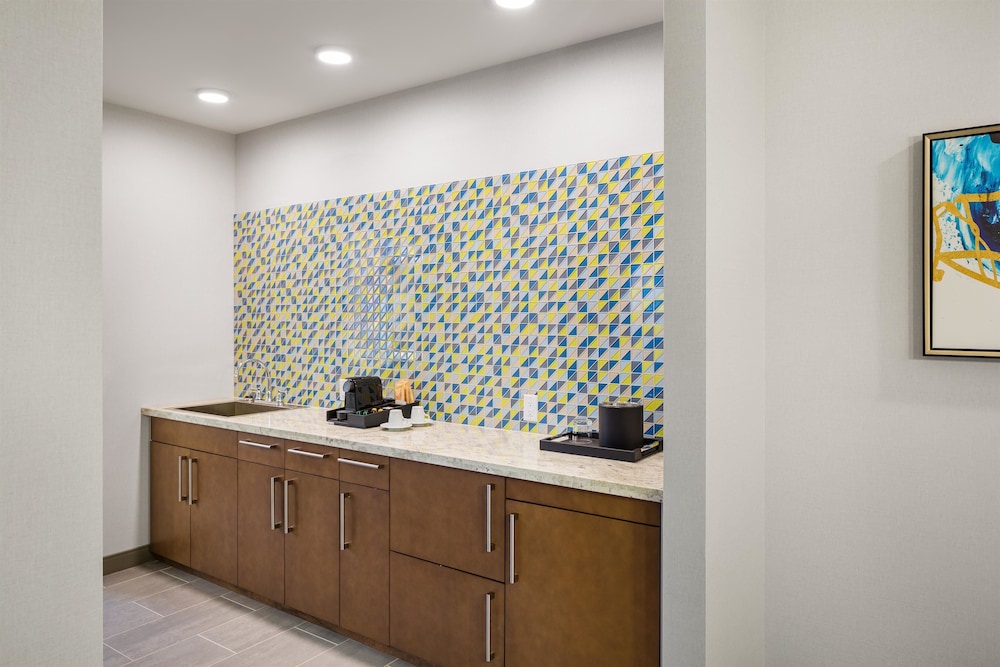Best Western Premier Hotel At Fisher's Landing 6/31