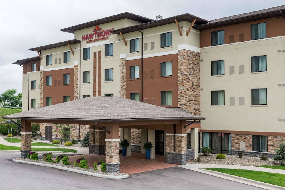 Hawthorn Suites By Wyndham Wheeling At the Highlands 3/45