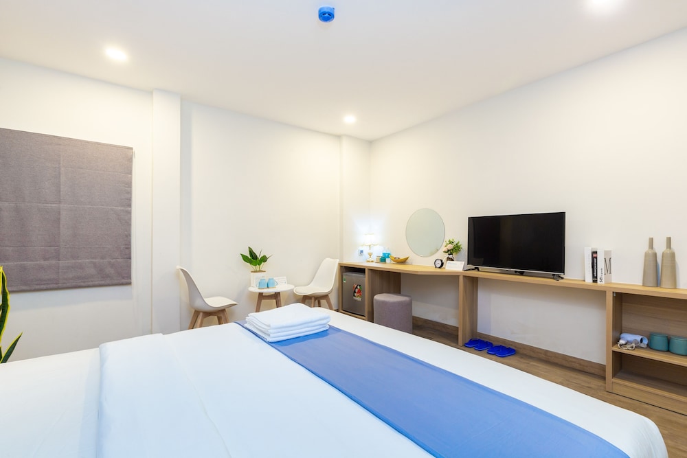 SAZI Resin Hotel - Free Nails/HairWash 20/50