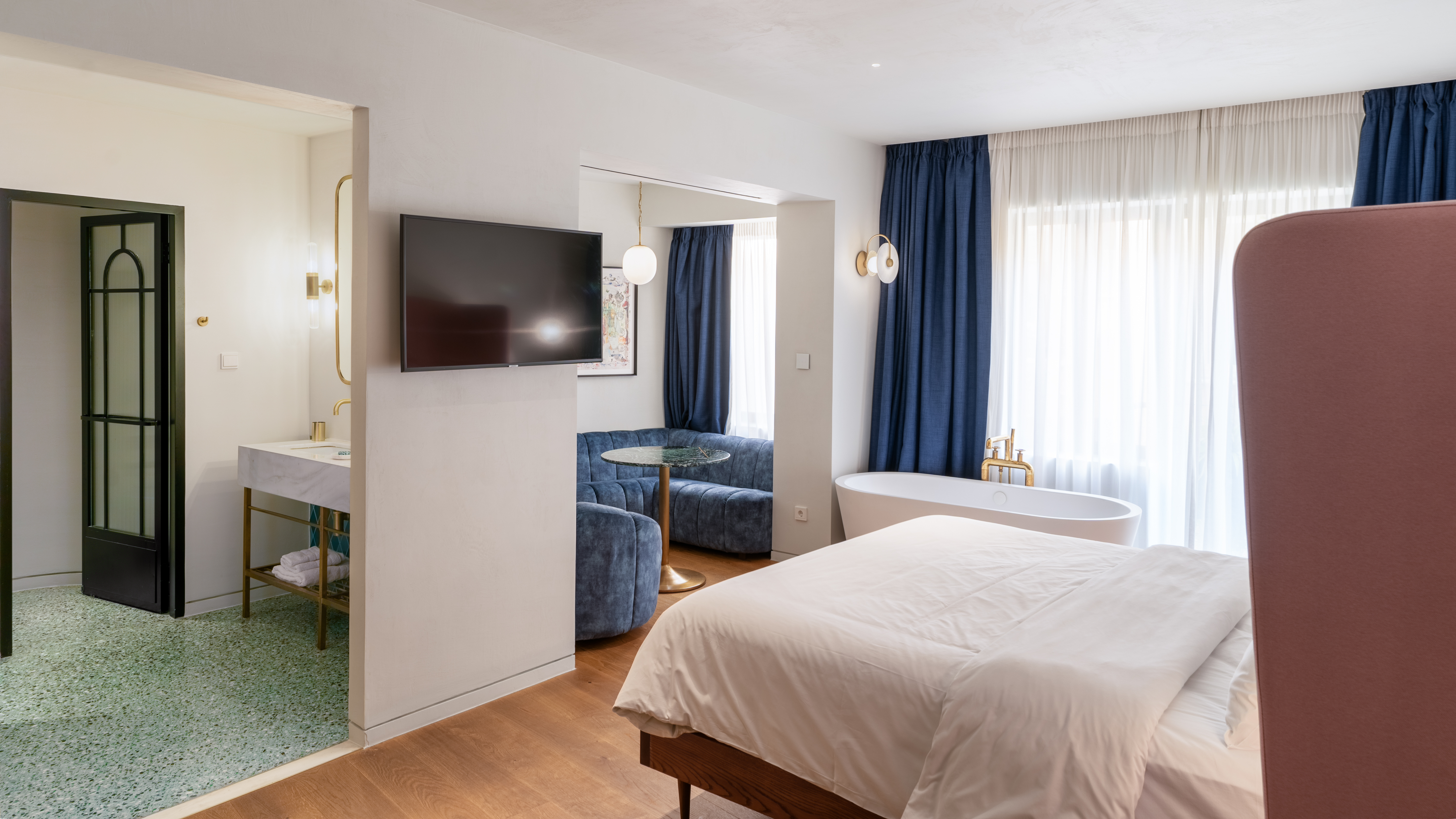 COOL, SUITE, CORNER