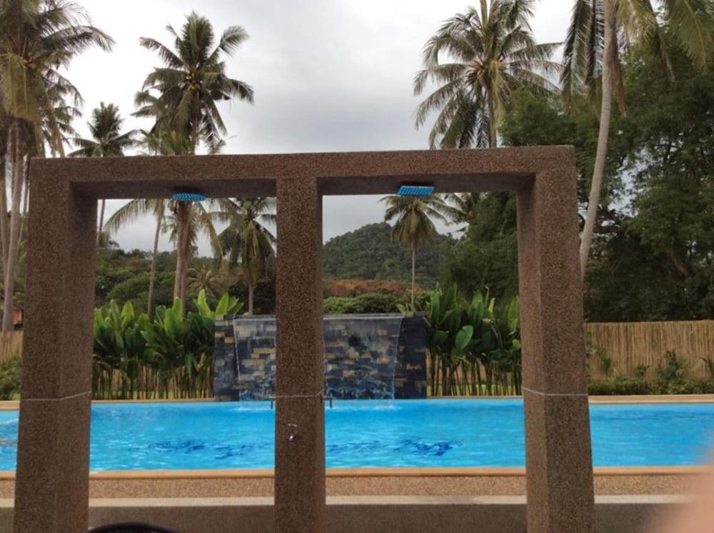 Lanta Wanida Resort 48/50