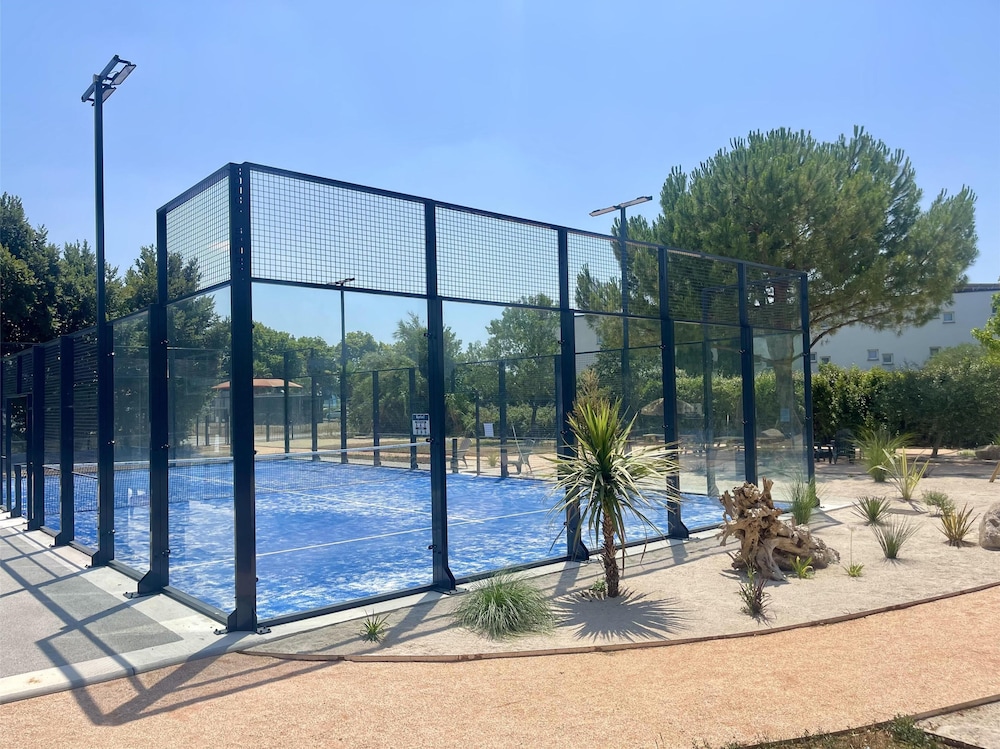 Kyriad Montpellier Lunel 38/72
