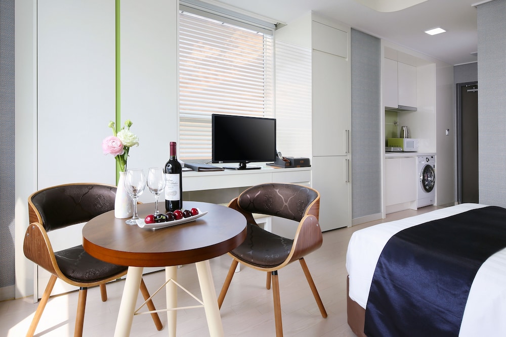 Ever8 Serviced Residence 36/47