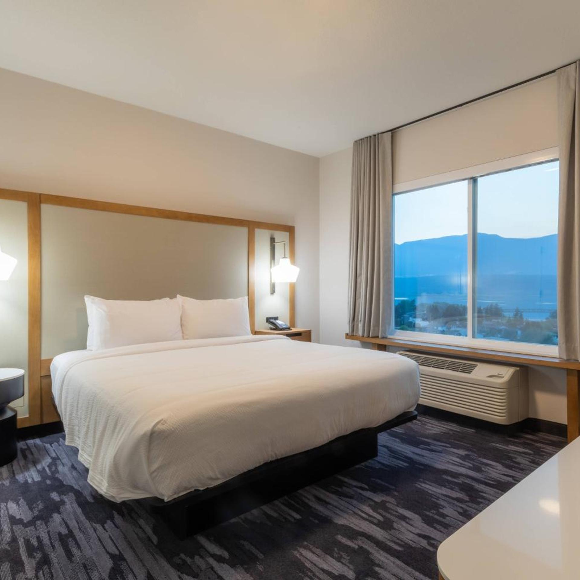 1 Bedroom, Specialty, Suite, King Bed, Sofa, Bathtub