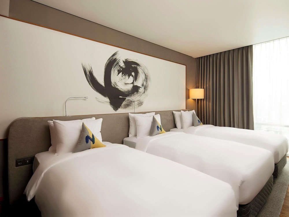 DELUXE, RESIDENCE, 3 BEDS