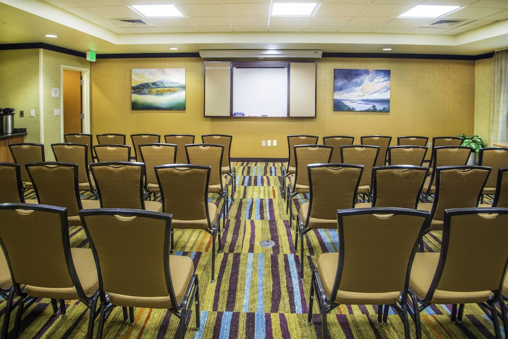 Fairfield Inn And Suites By Marriott Burley 30/31