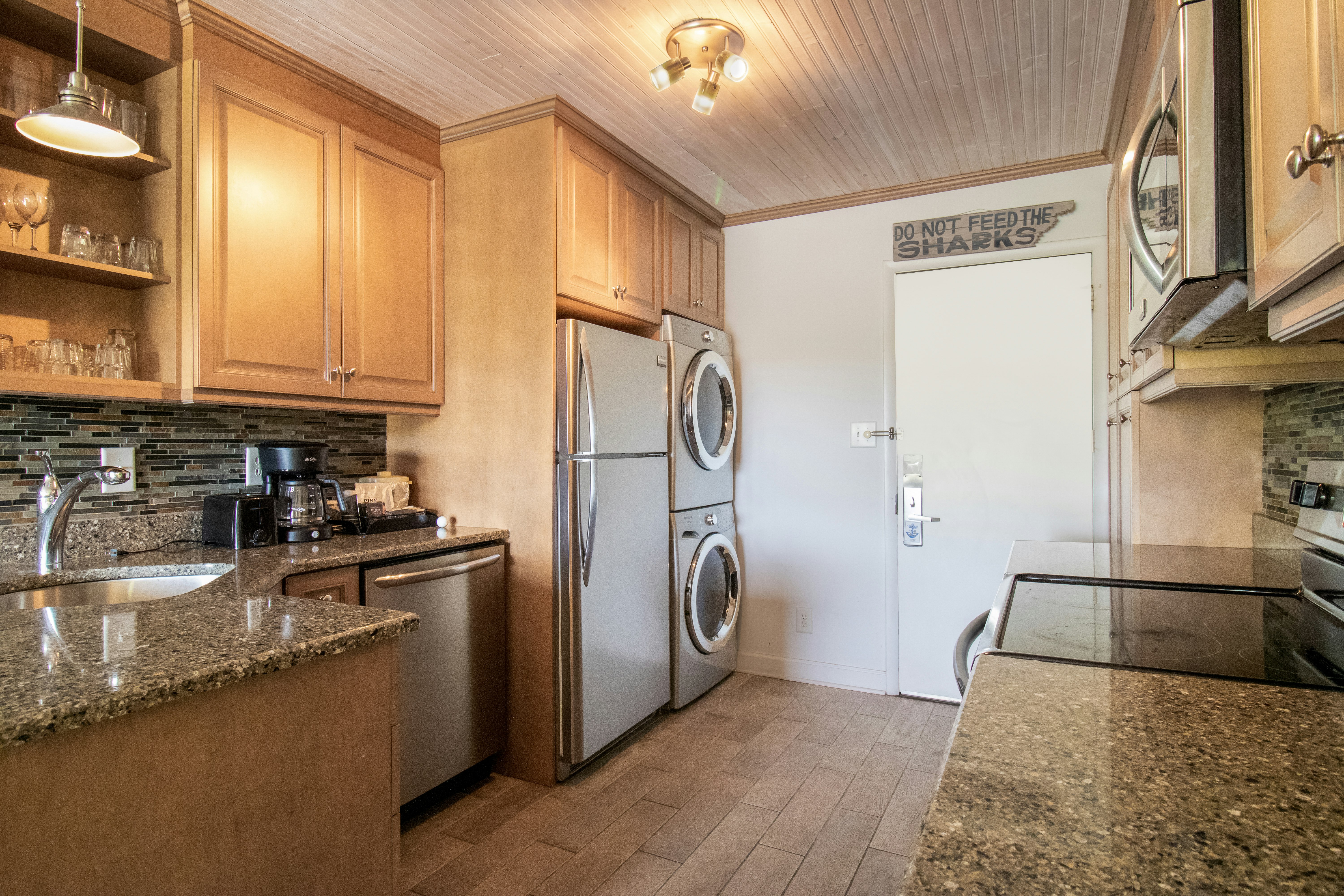The Oceanfront Litchfield Inn 37/75