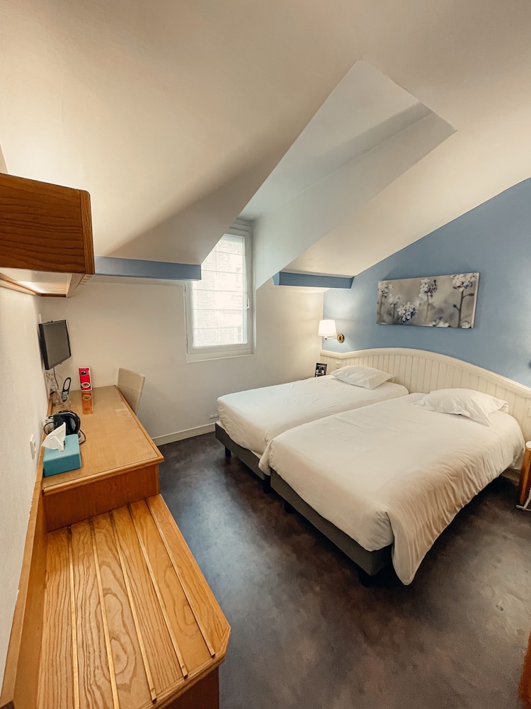 ROOM, TRIPLE
