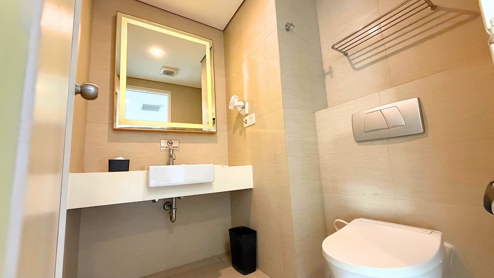 Kuta Galleria Hotel 69/69