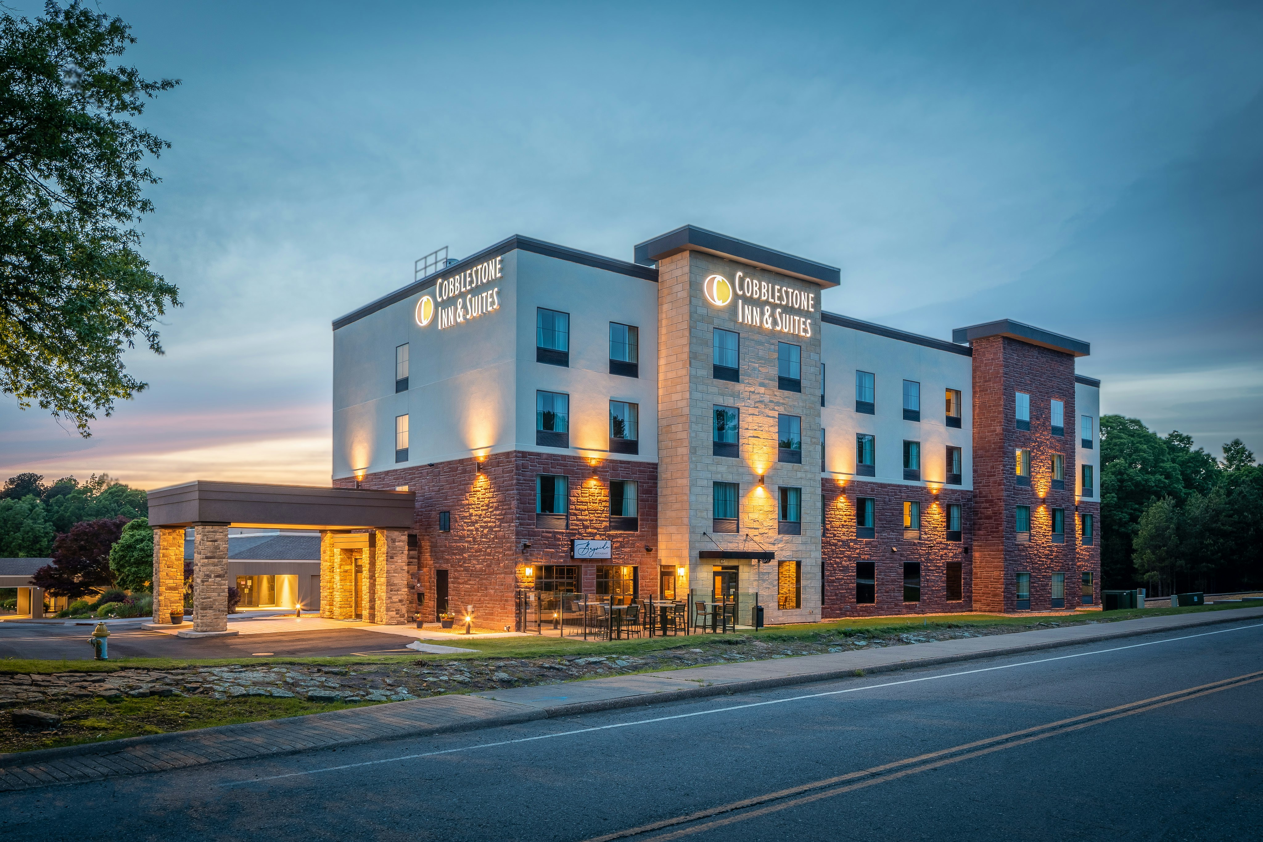 Cobblestone Inn & Suites - Fairfield Bay 5/42