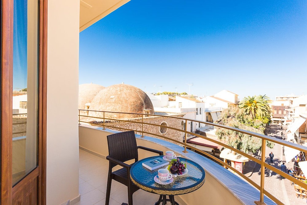 Polyxenia Boutique Hotel 36/50