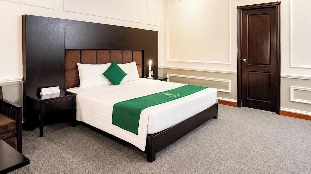 May Plaza Hotel 18/50