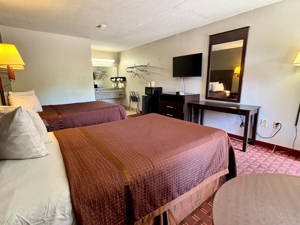 Regency Inn 26/49