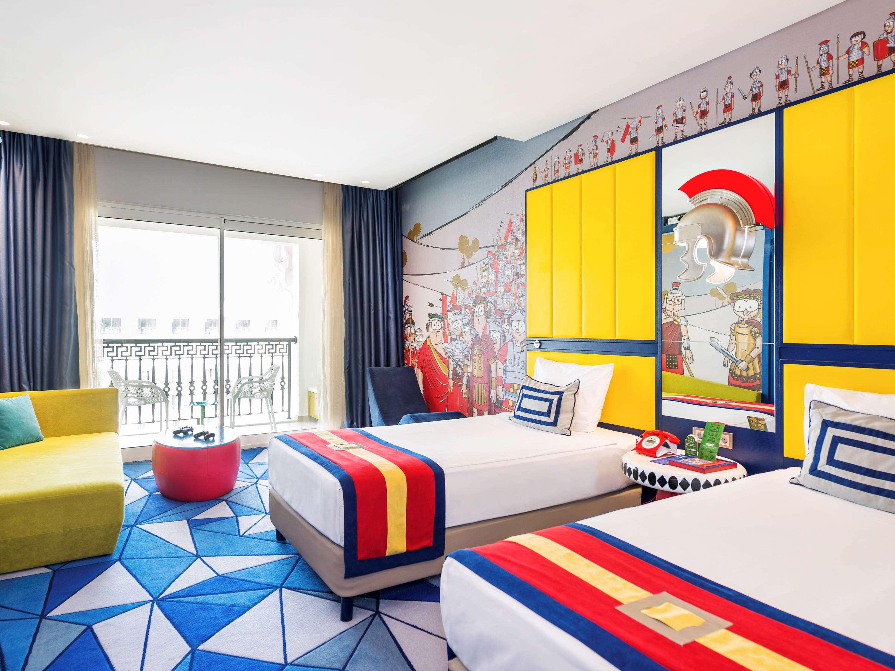 DELUXE ROOM