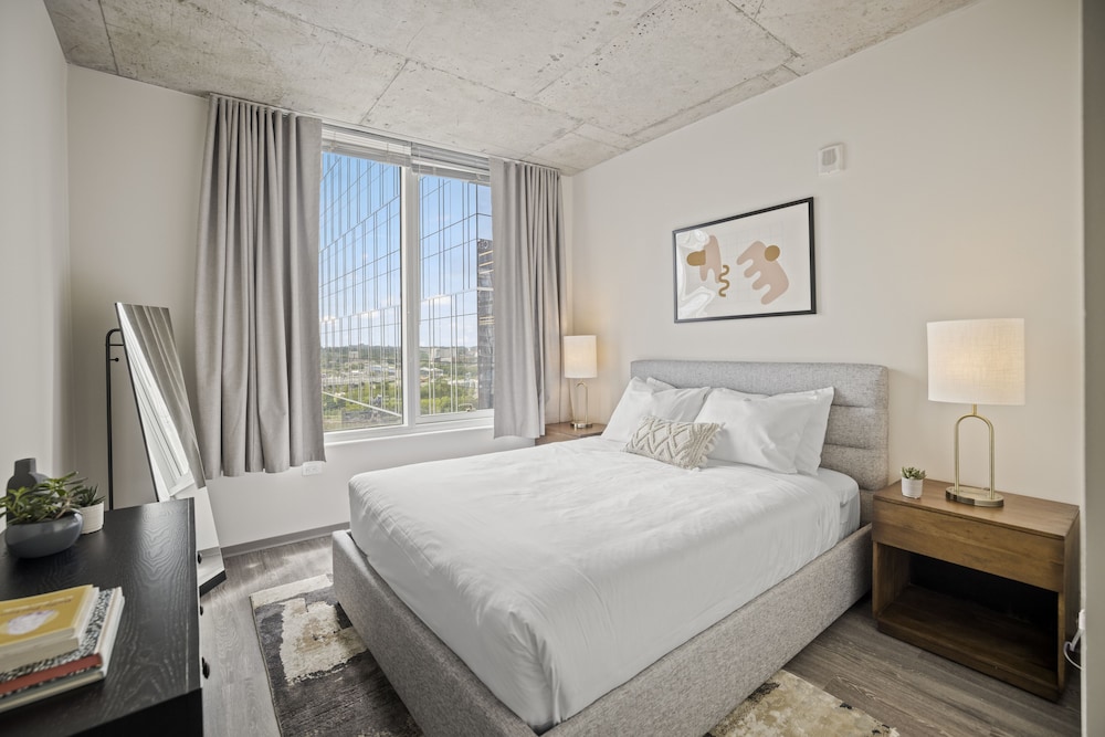 Suite, 2 Queen Beds, 2 Bathrooms، Placemakr Premier SoBro 3/10