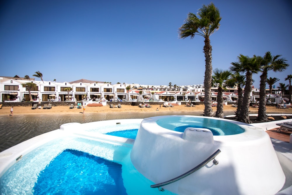 Sands Beach Resort 37/68