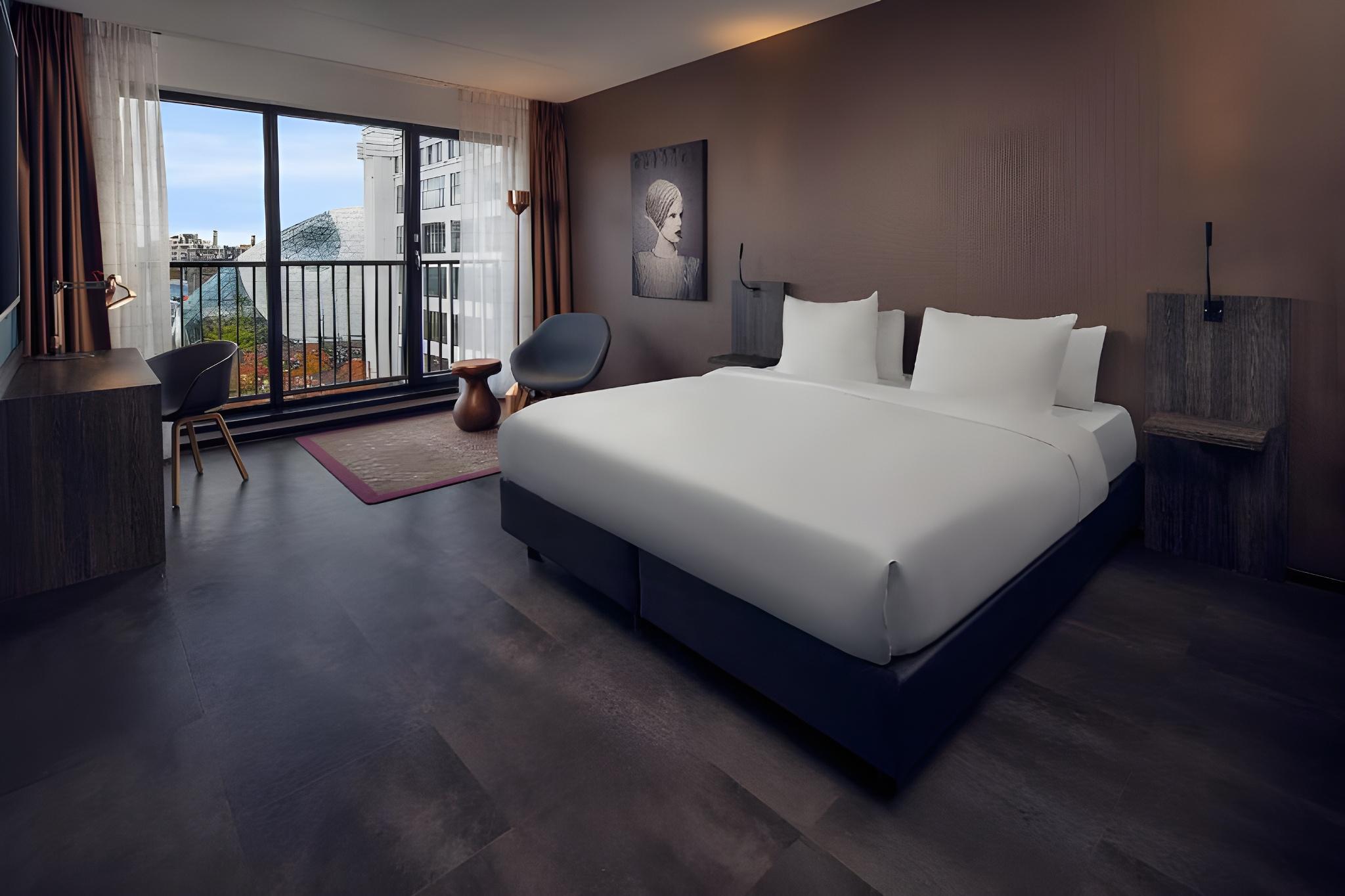 Spa, Superior, Queen Bed