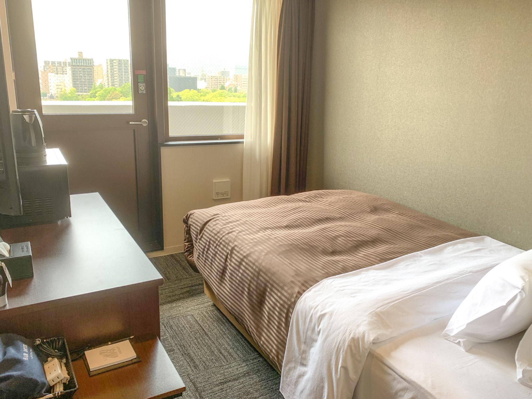 Semi Room, Semi Double Bed