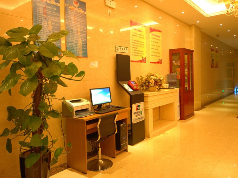 Greentree Inn Jiangsu Taizhou Jingjiang Bus Station Express Hotel 32/41