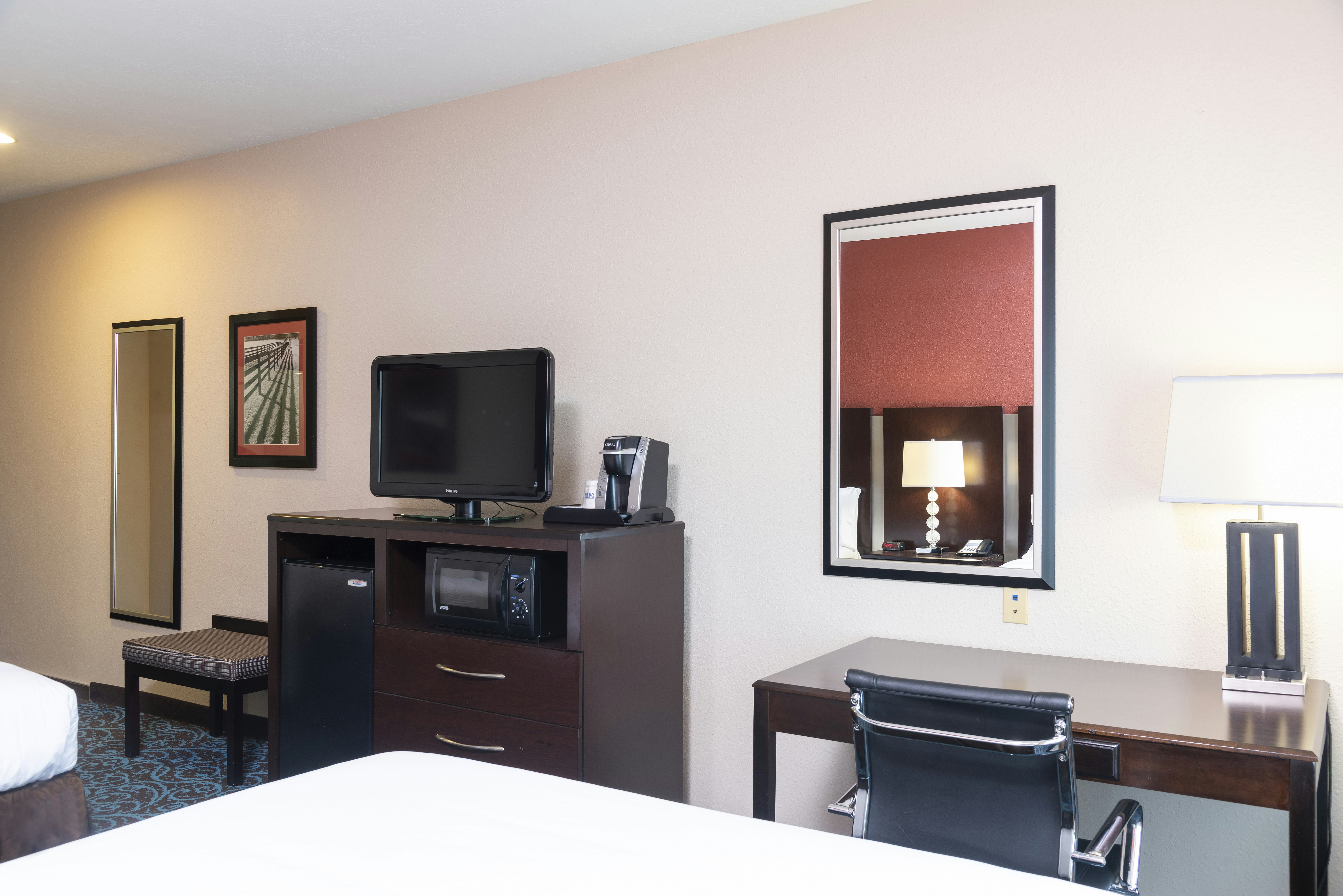 Holiday Inn Express Hotel Suites New Philadelphia 17/66