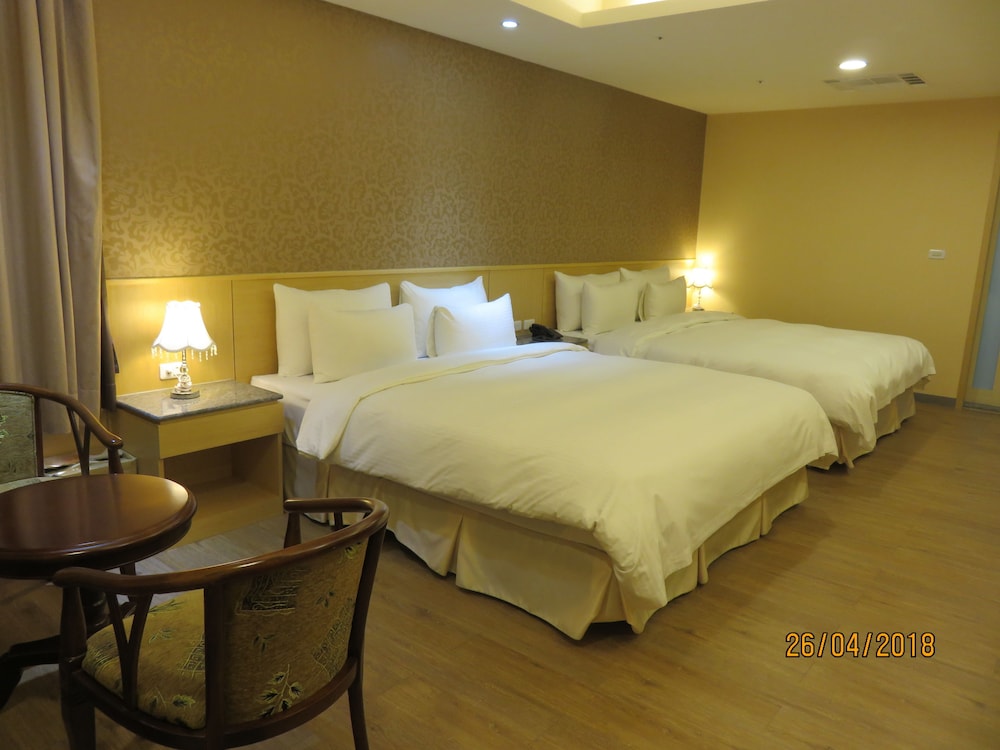 DELUXE, QUADRUPLE, MULTIPLE BEDS, ACCESSIBLE