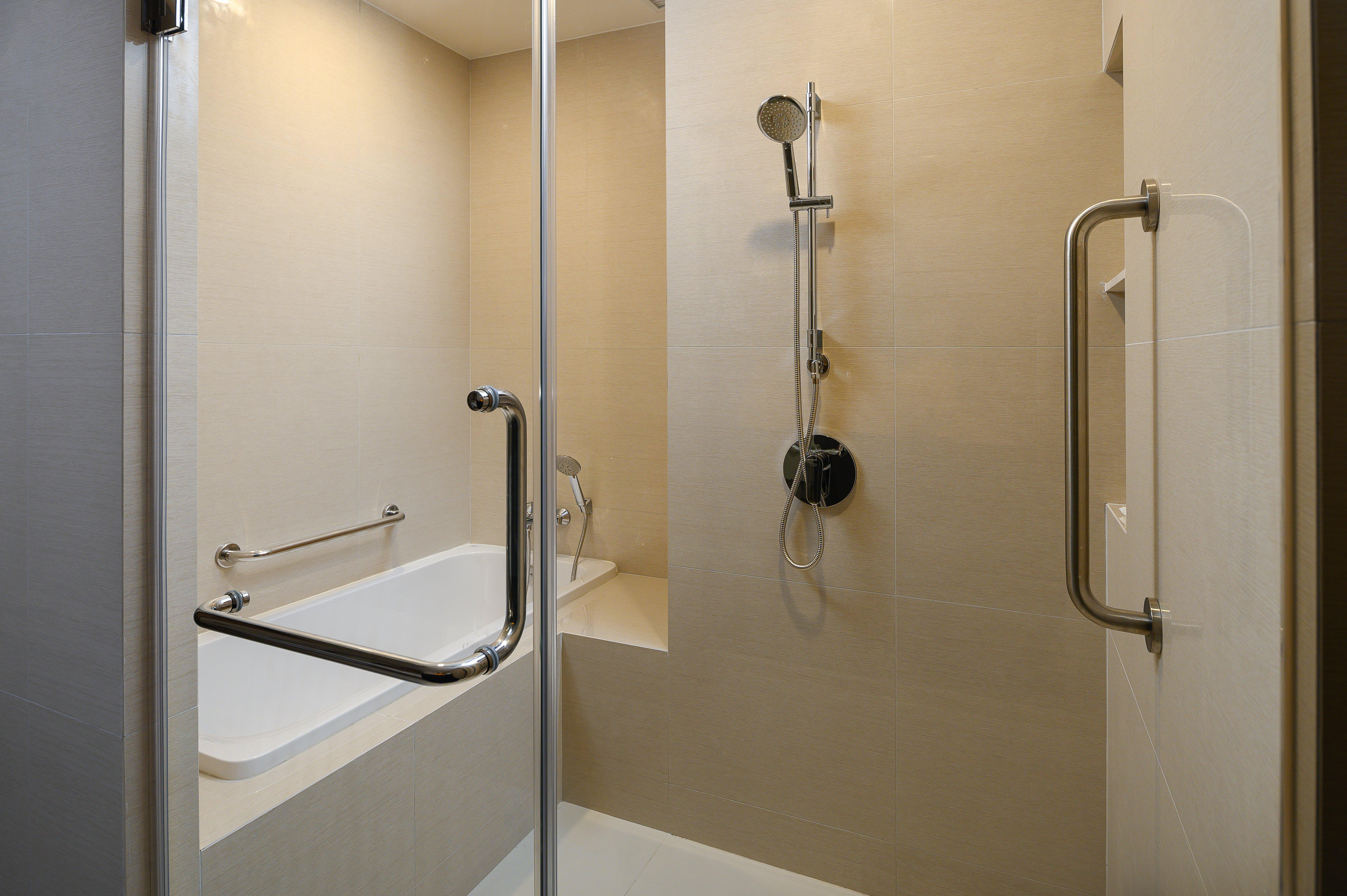 جناح بسرير كينج بغرفة نوم واحدة، Holiday Inn Suites Siracha Laemchabang 4/4
