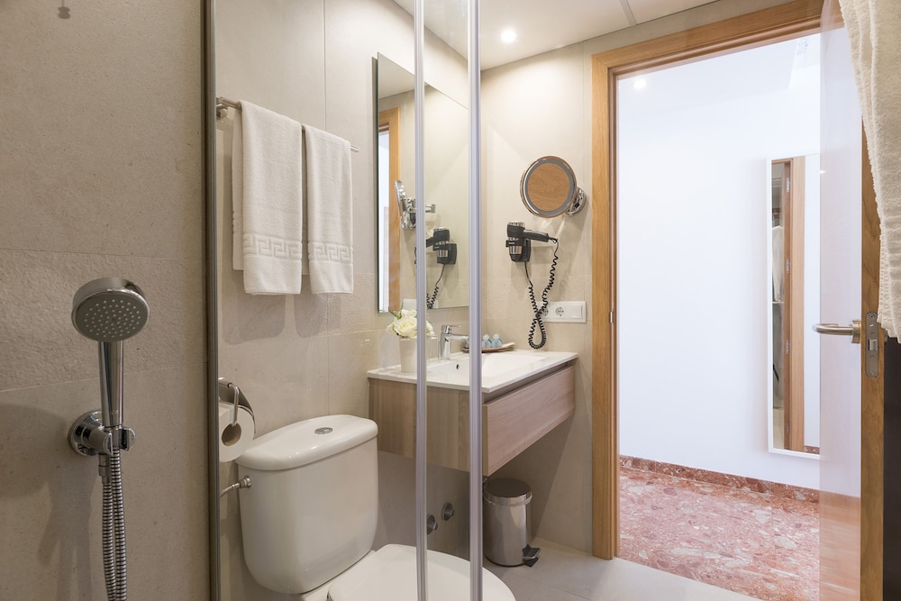 Hostal Menurka 48/50