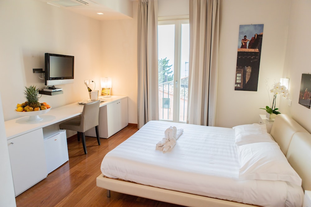 ALBERGO LA CASTELLANA 11/26
