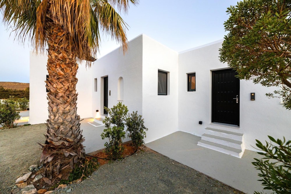 Omilos Beachfront House 51/59