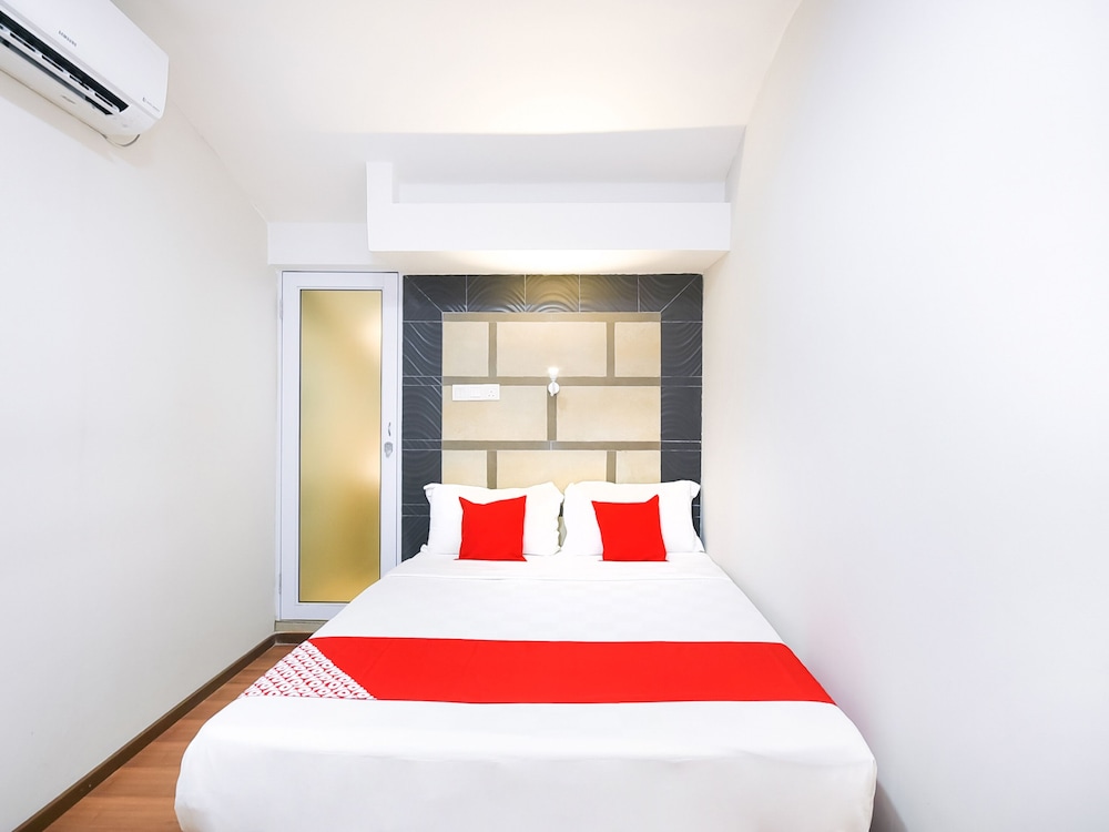 Oyo 1023 La Mirina Boutique Inn 13/23