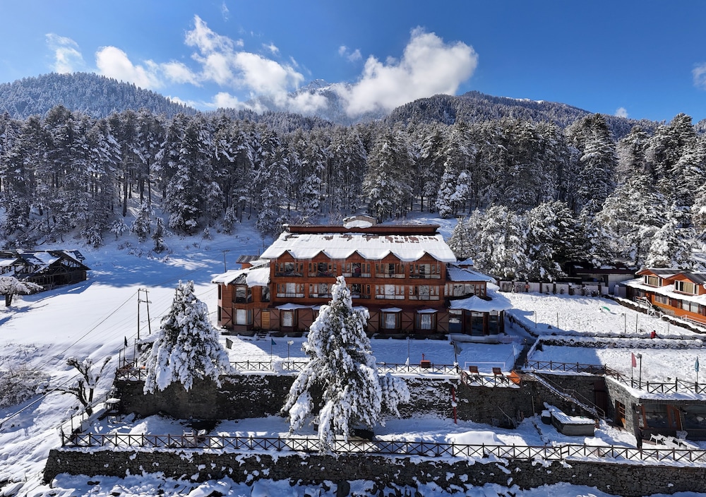 HEEVAN HOTEL 46/50