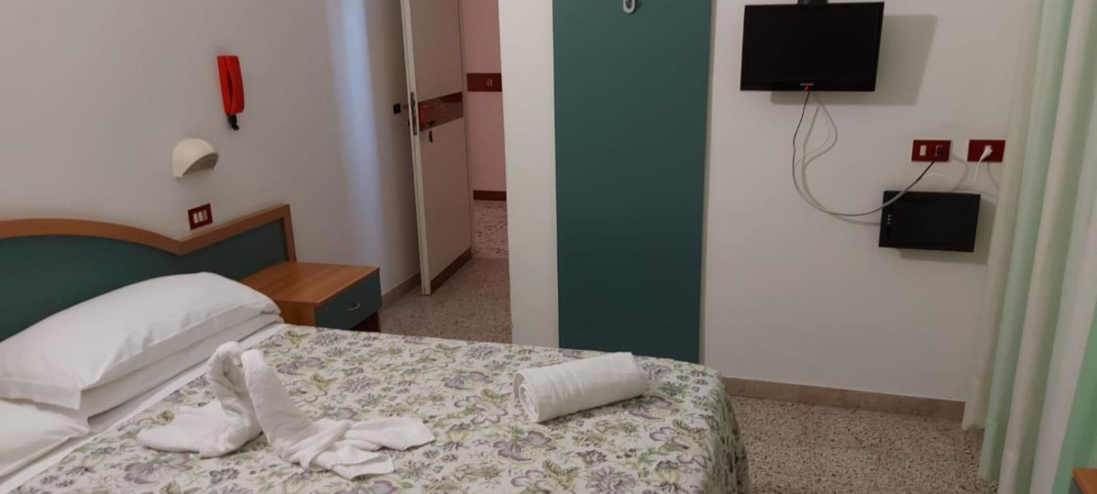 Hotel Santini 9/26