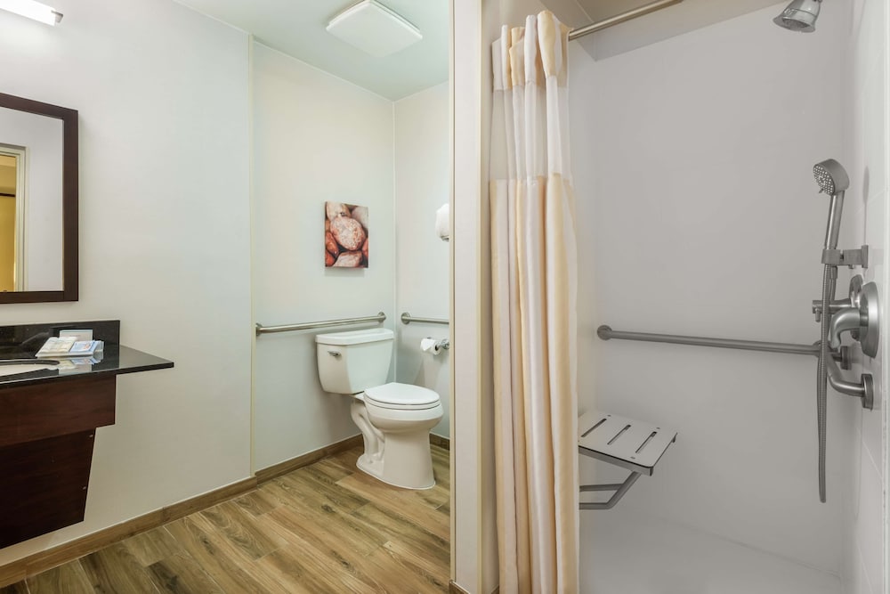 Hilton Garden Inn West Palm Beach Airport 7/54