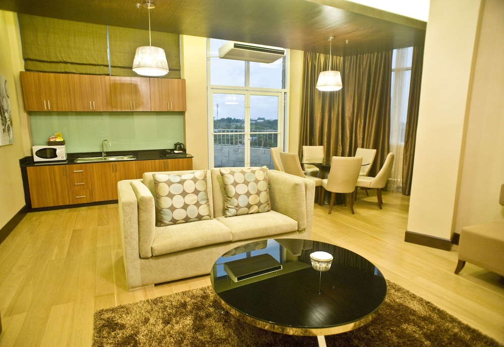 Goldberry Suites and Hotel Mactan 30/49